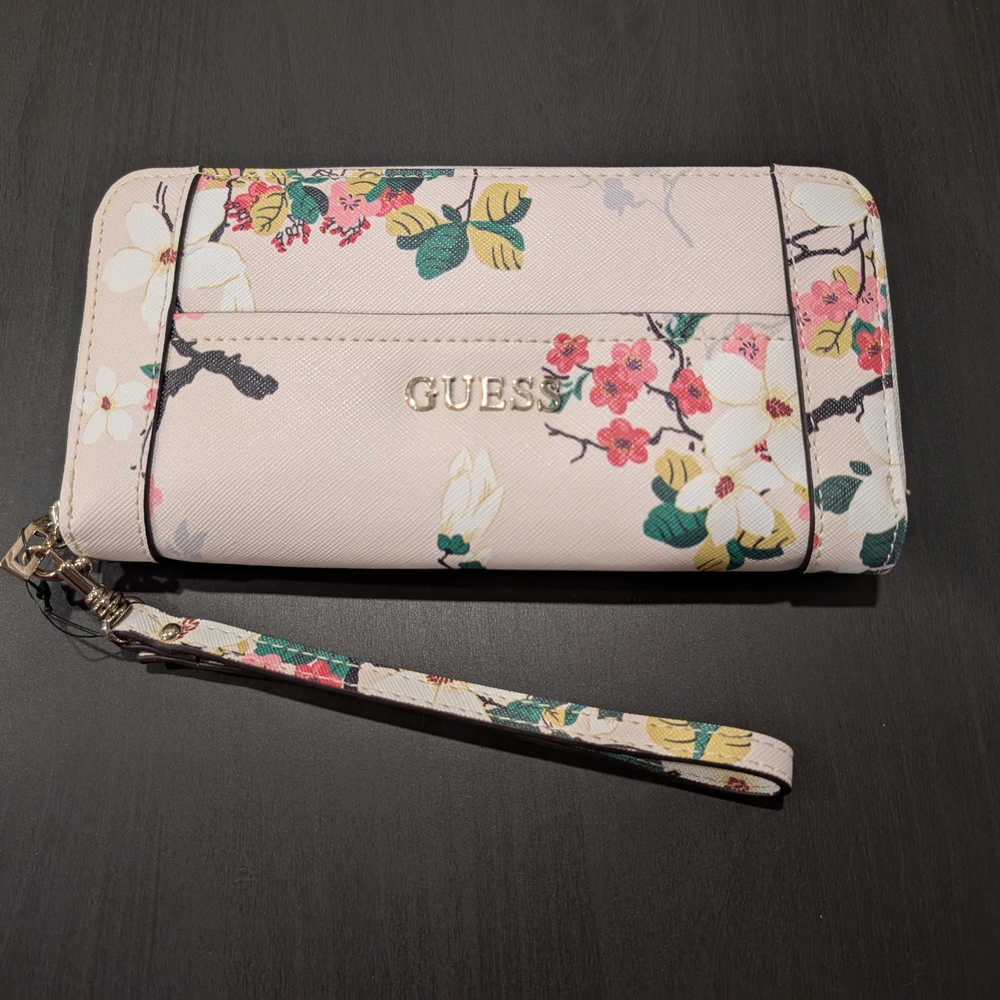 🌹NWT🌹 Guess Floral Women's Wallet - Cream